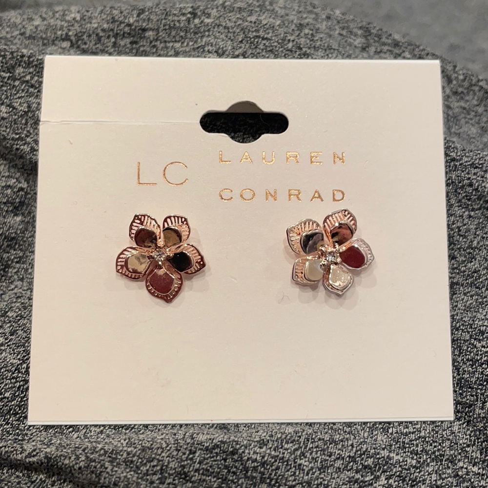 Lauren Conrad flower earrings NEW
